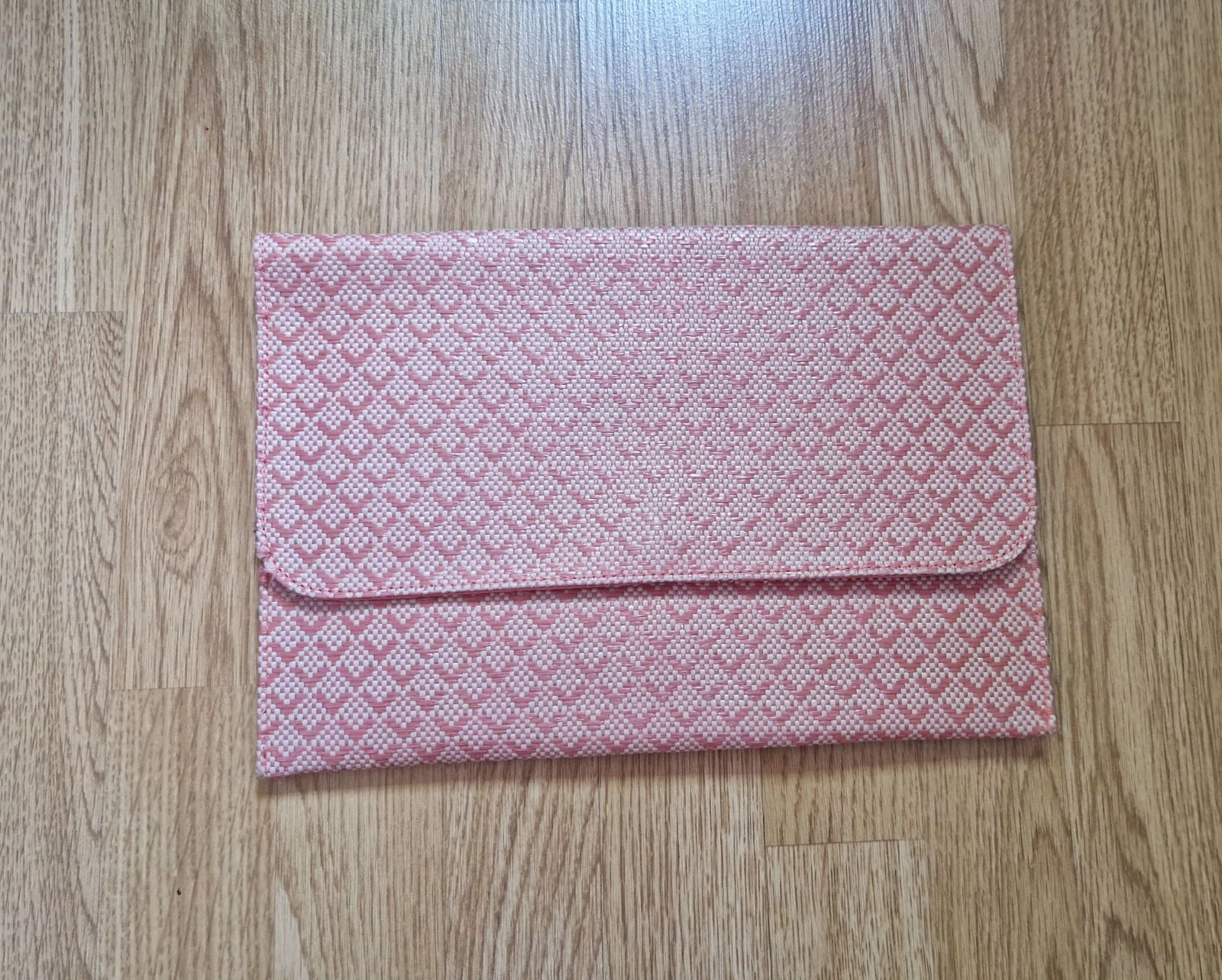Bolso bandolera Lefties tejido rafia rosa/coral con cadena plateada – photo 4